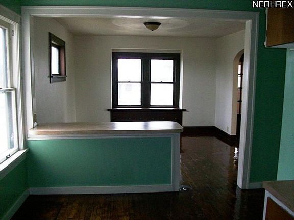 5th image of 17714 Lincoln Way E