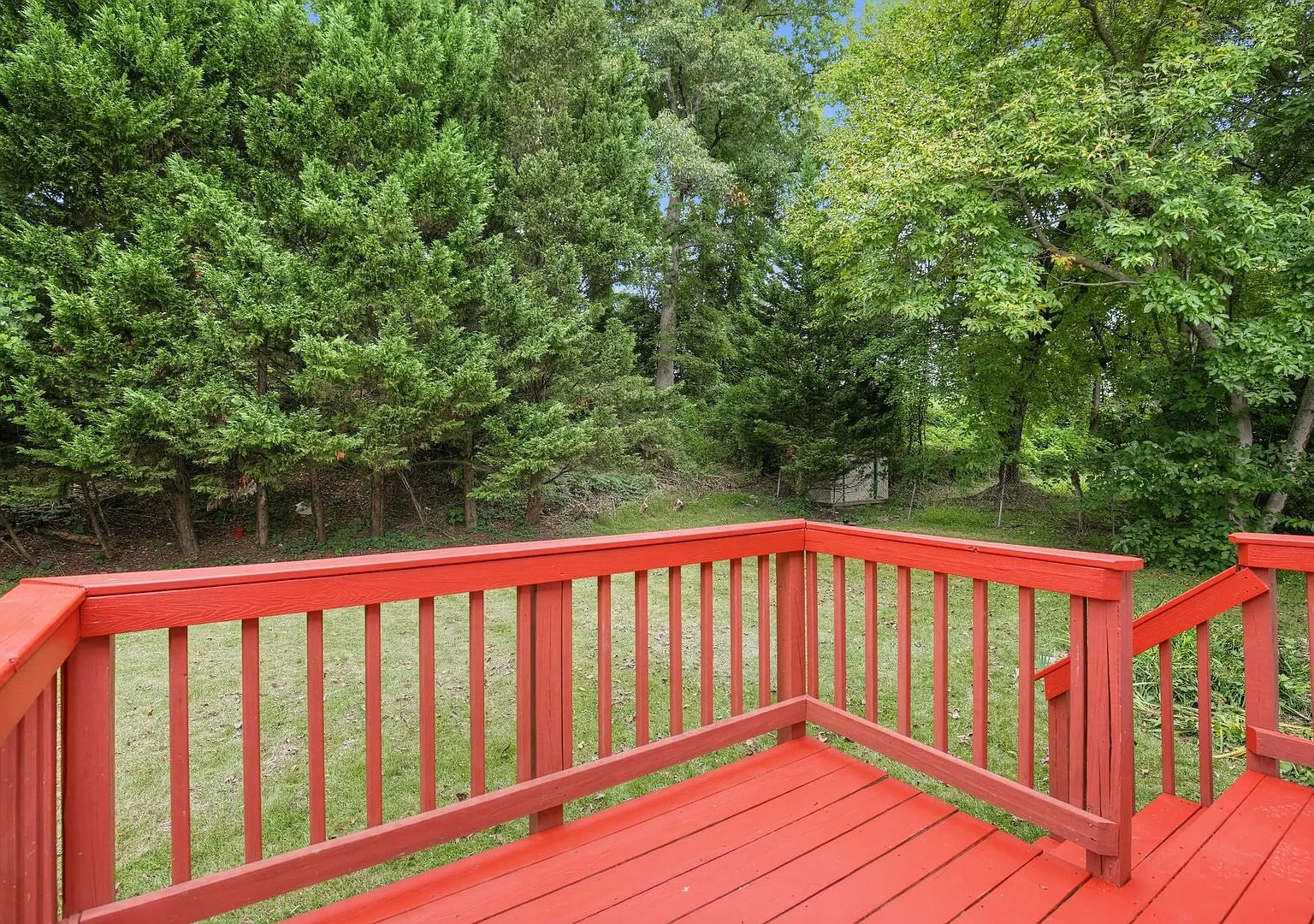 Beautifully Maintained 4 Bed, 3 Bath Home in Clinton — Photo 2