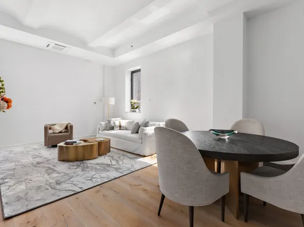 305 East 61st Street 405 image 1 of 4