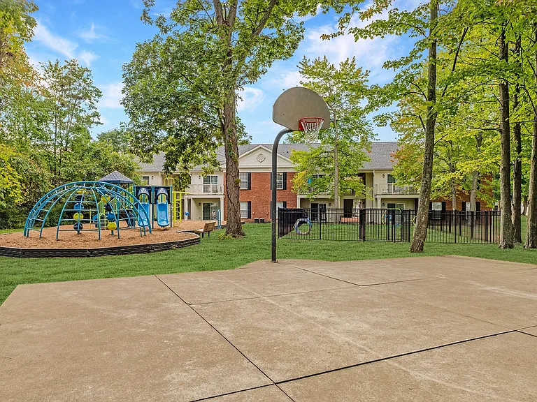 The Woods at Polaris Parkway Apartment Homes — Photo 27