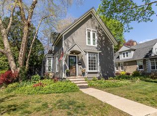 526 S 2nd St, Dundee, IL 60118