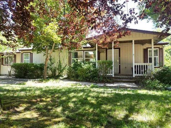 200 Acorn St, Merlin, OR 97532