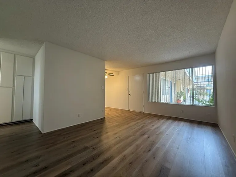 Marquis Apartments — Photo 5