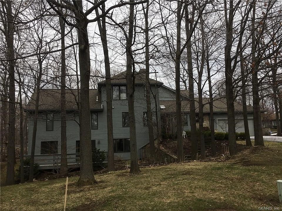 2nd image of 7 Woodcliff Ter