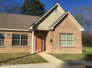 117 Pinebrook Pl #101, Longview, TX 75601