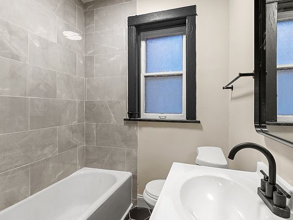 4th image of 4216 Ellenwood Ave #1