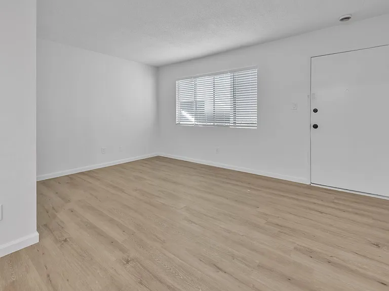 11921 Lakewood Blvd — Photo 10