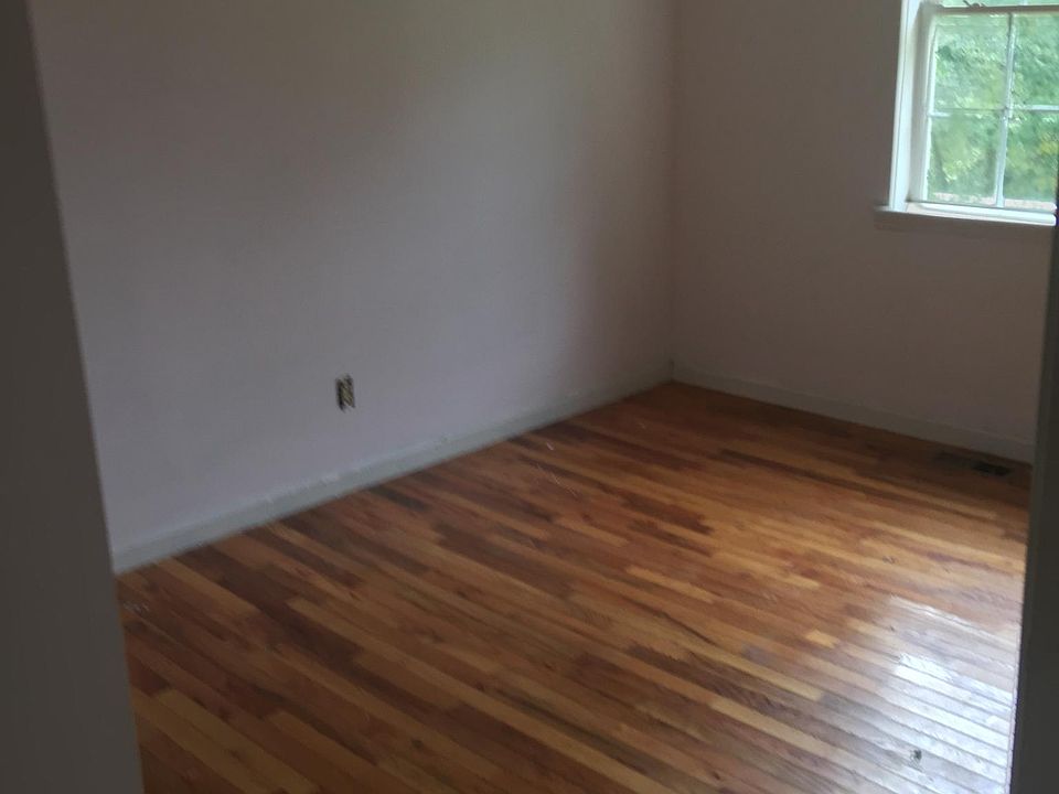 2nd image of 637 Indian Hills Dr