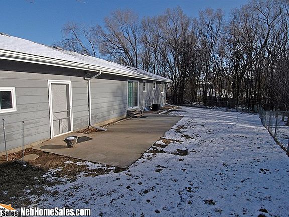 3rd image of 5231 W Saint Paul Ave
