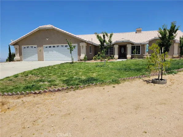 8477 Malpaso Rd, Phelan, CA 92371