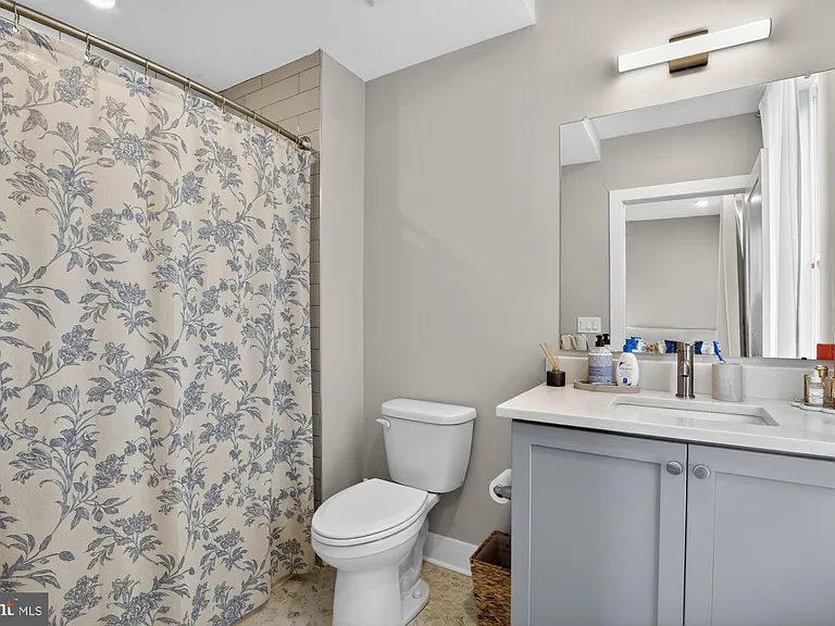 6712 Ridge Ave #203 — Photo 12