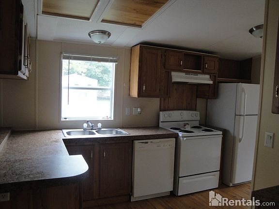 4th image of 9359 103rd St Lot 104