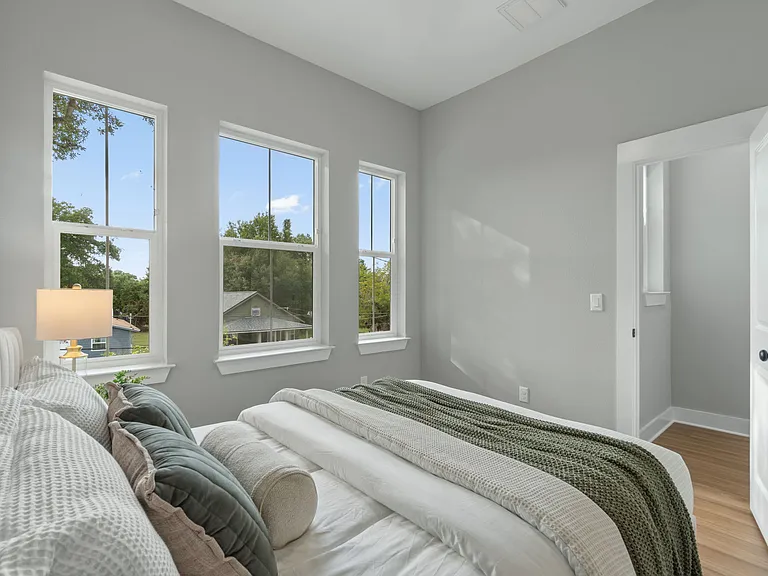 706 N F St #B — Photo 35