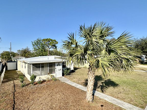 4th image of 5566 Kelly Dr N