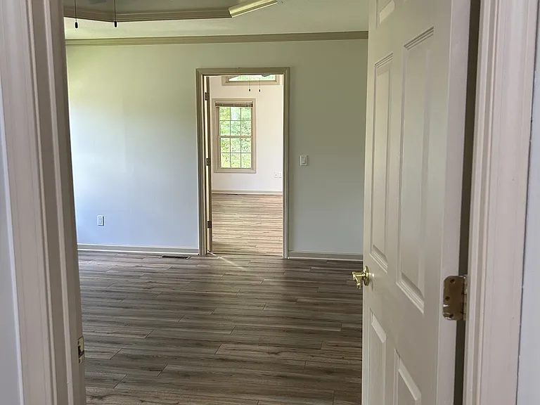 129 Ivy Ln — Photo 9