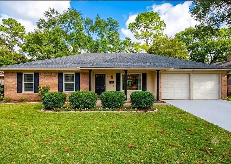 124 Dogwood St