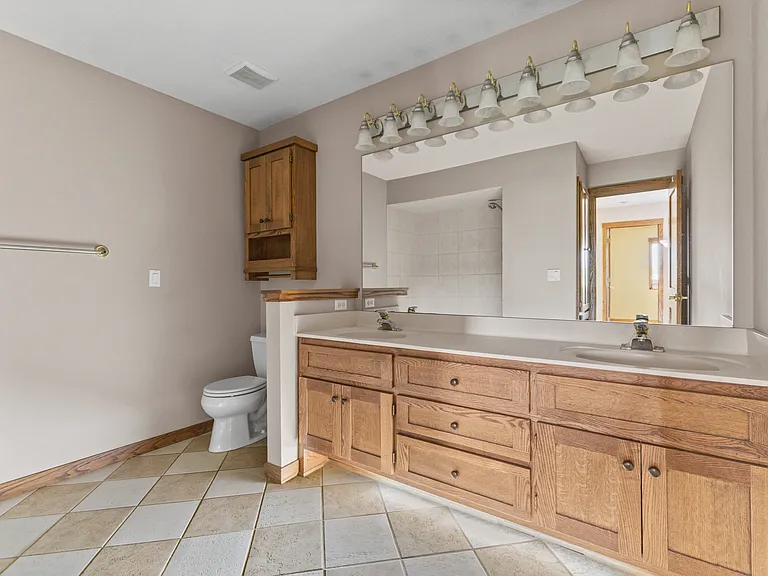 11435 Kenyon Ct NE — Photo 32