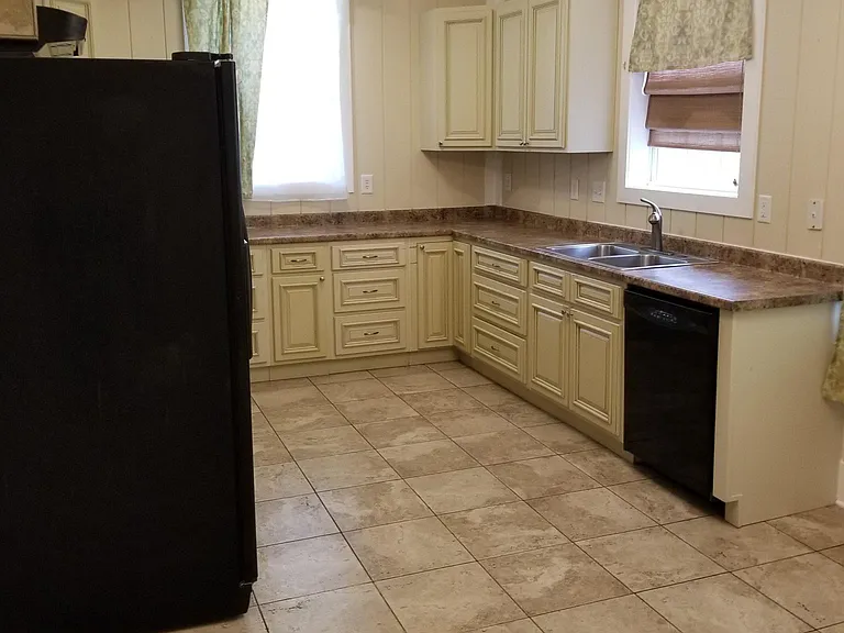405 S McRae St — Photo 5