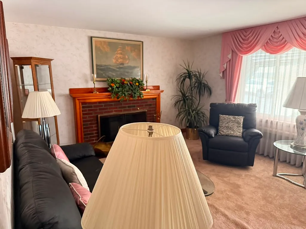 2 bed, 936 sqft, $3,400 — Photo 4