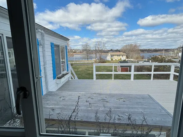 53 Bayberry Rd, Narragansett, RI 02882