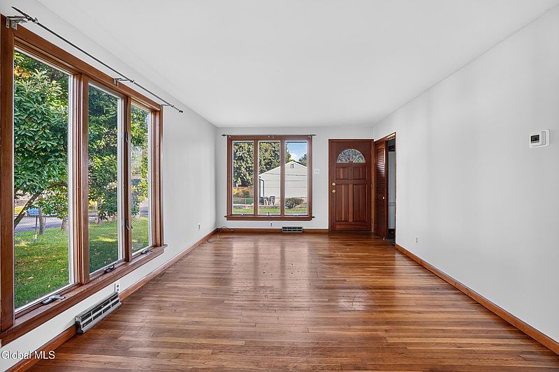 4th image of 31 Massachusetts Avenue