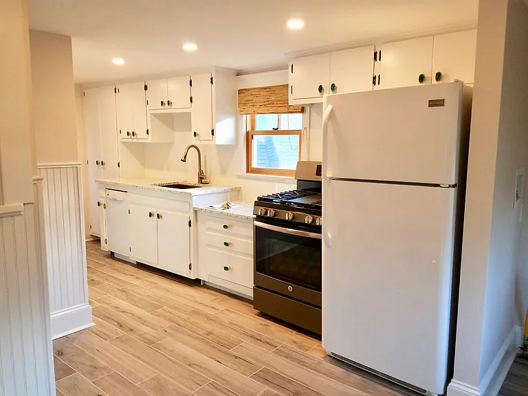 557 Lake Ave — Photo 44