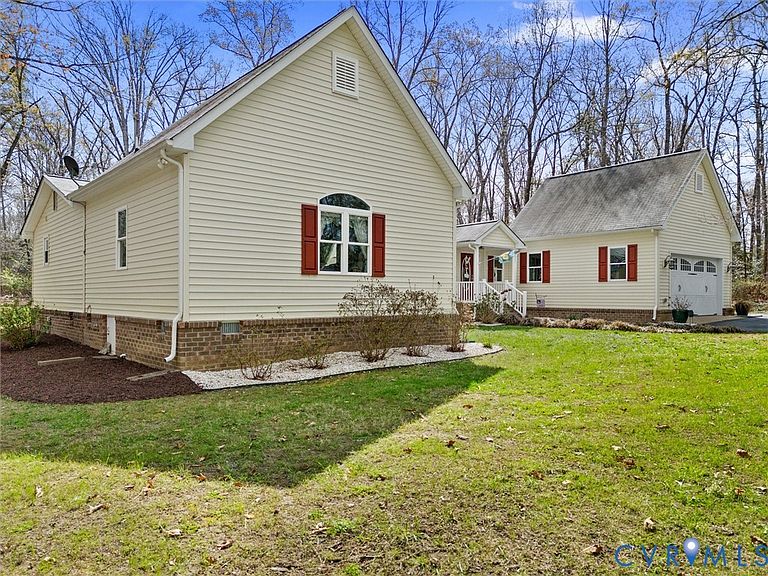 Listing photo 4