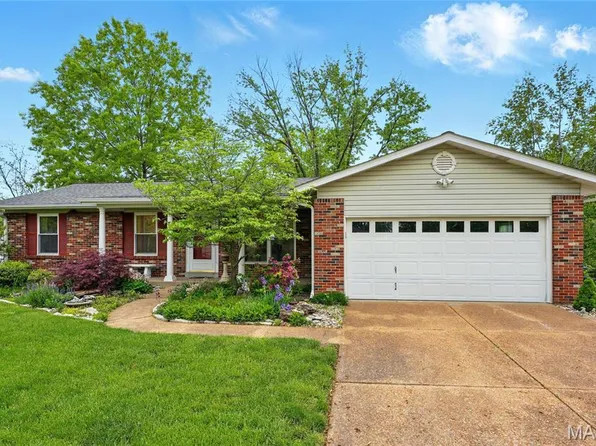 2271 Halyard Ct, Saint Louis, MO 63129