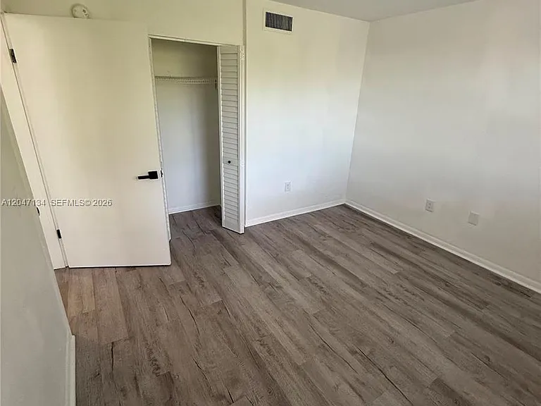 1220 NW 103rd Ln #413 — Photo 8