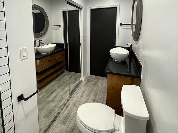 3rd image of 5722 Burchard Ave #5722