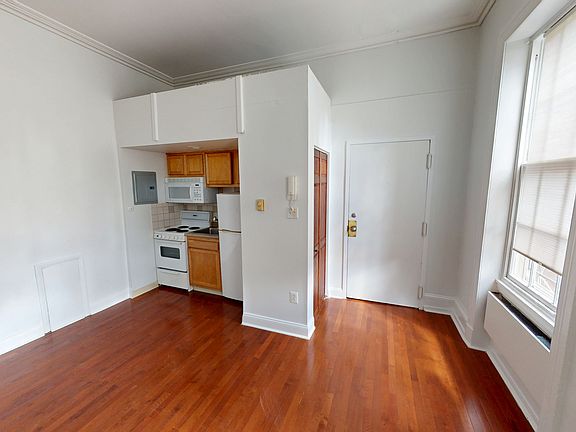2nd image of 1814 Spruce St #3M