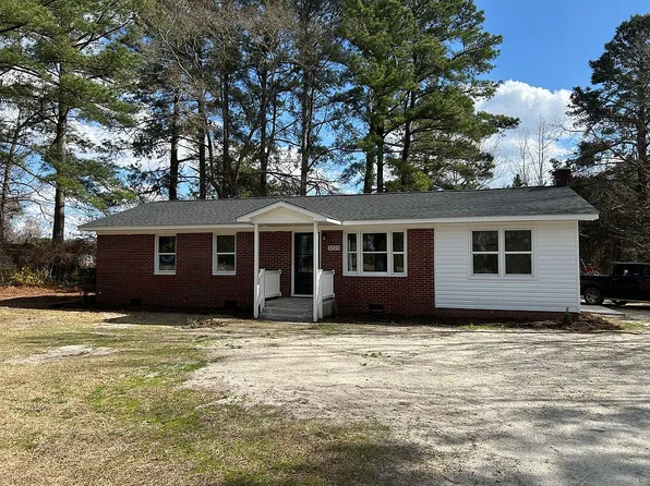 3325 Lynch St, Fountain, NC 27829