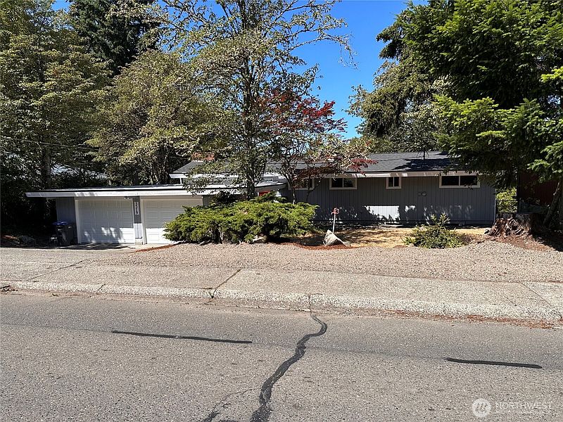 3rd image of 3219 Halverson Avenue