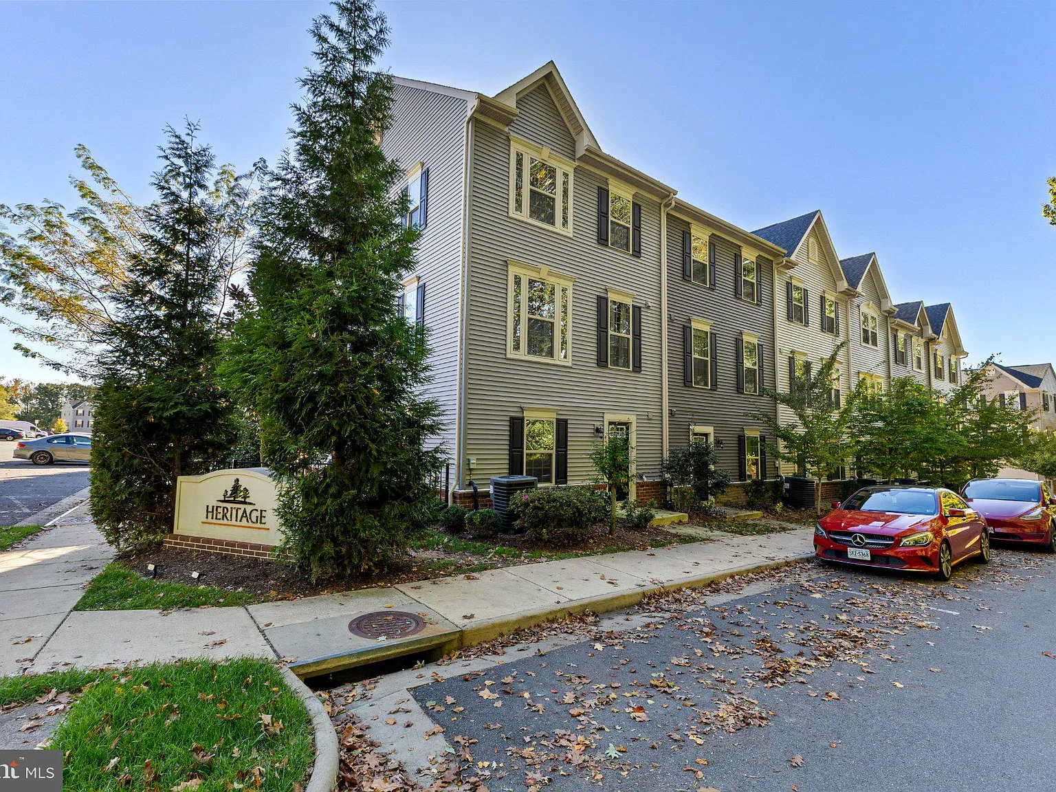 4 bed, 5.0 bath, 1873 sqft, $3,800 — Photo 3
