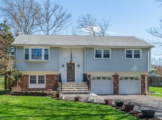 68 Branford Rd, Whippany, NJ 07981