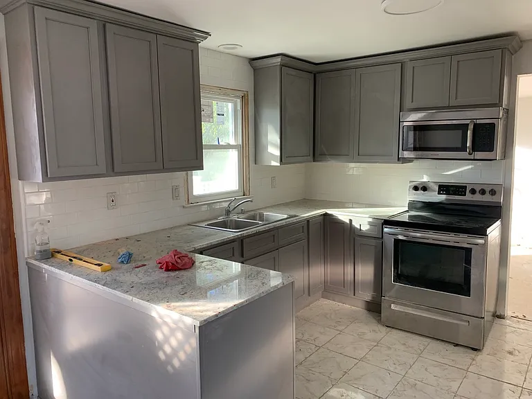 1035 Calkins Rd — Photo 18