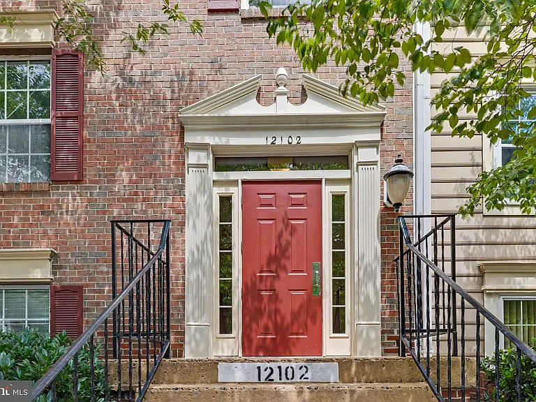 12102 Green Leaf Ct #201 — Photo 2