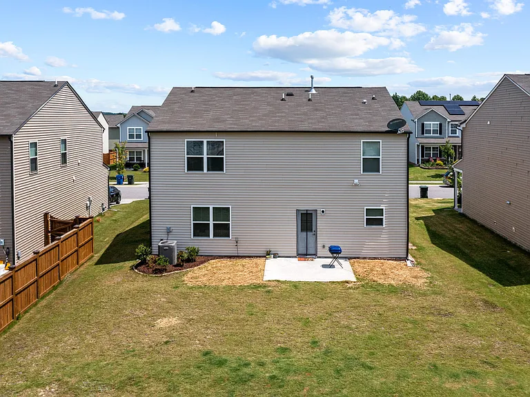 8032 Remington Heights Dr — Photo 35
