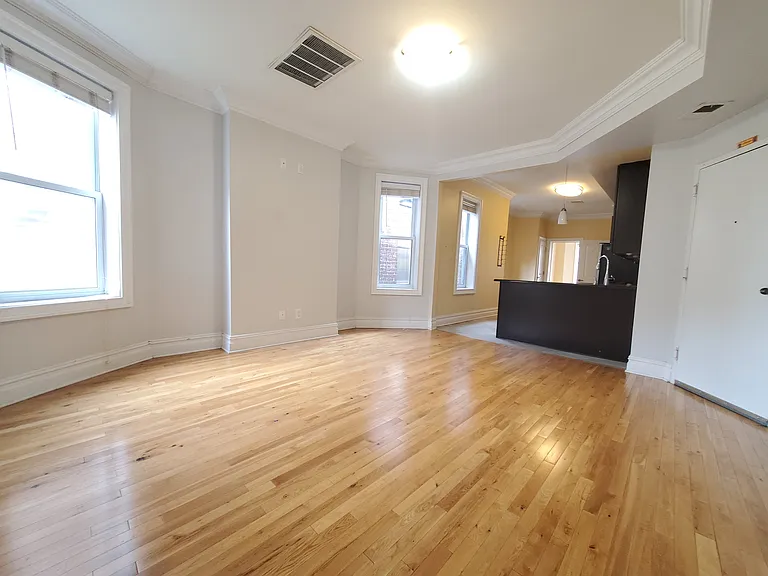 377 Baldwin Ave #2B — Photo 3