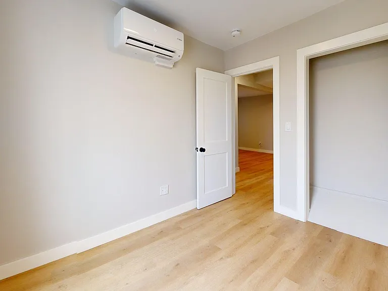 273 Maverick St #7 — Photo 5