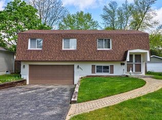 661 Pierce Ct, Grayslake, IL