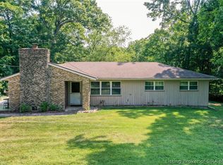 520 Dieterlen Rd, Henryville, IN 47126