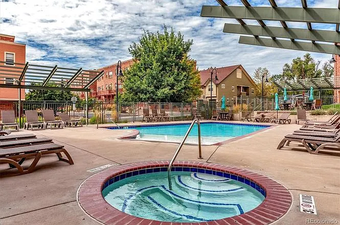 Pool/Hot tub