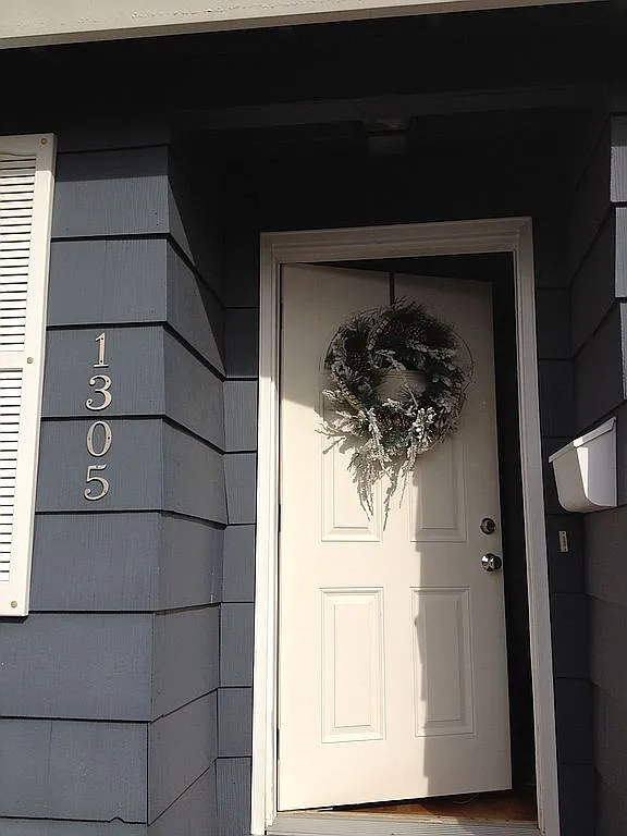 1305 Aberdeen Dr photo 1
