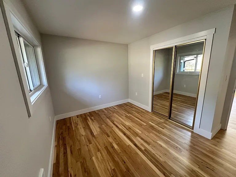 7001 E Loop Rd — Photo 51