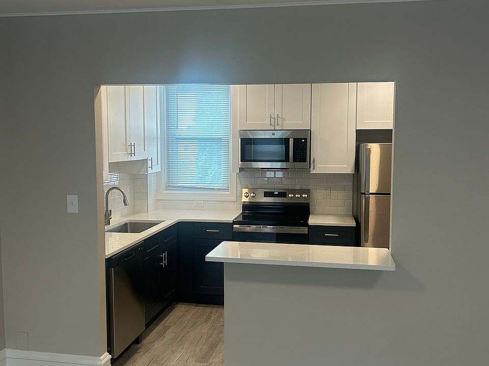 1st image of 33 W Main St #8-1