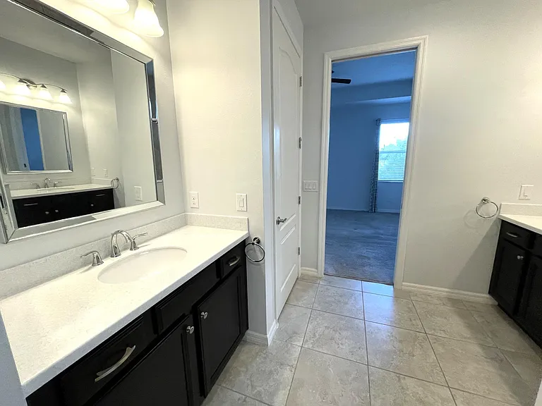 2881 Casterton Dr — Photo 17