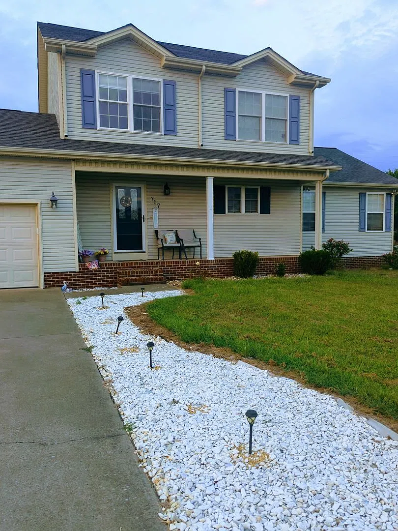 4- bedrooms, 3.5 bath home — Photo 1