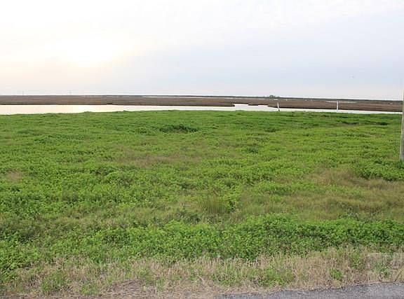 2nd image of 1305 Lagoon Dr