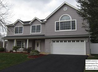 43 Mountbatten Dr, Old Bridge, NJ 08857